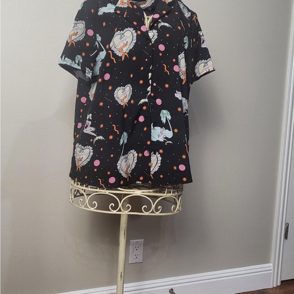 SHEIN Black Graphic Button Down Shirt
